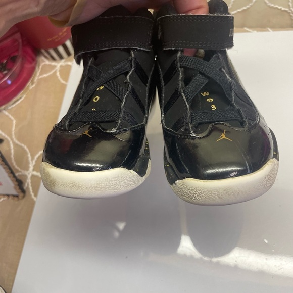 Jordan‎ sneakers for boys size 9c - Picture 5 of 6